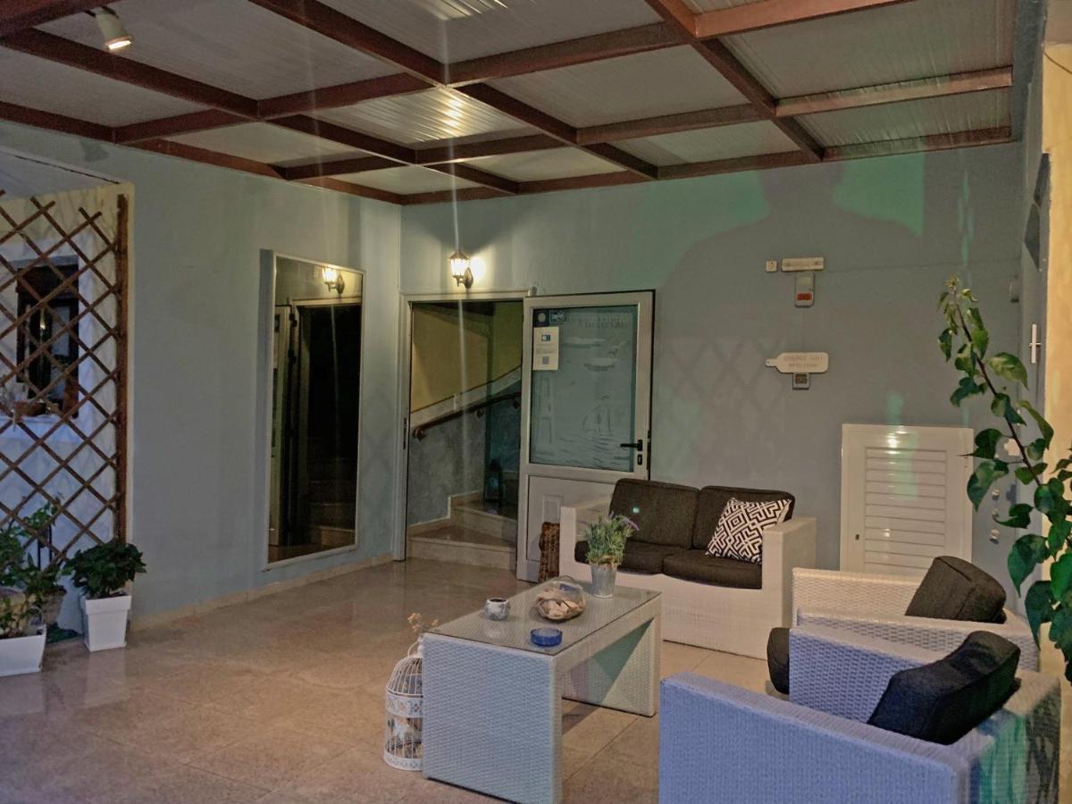 Akrotiri Rooms Агиокампос Екстериор снимка