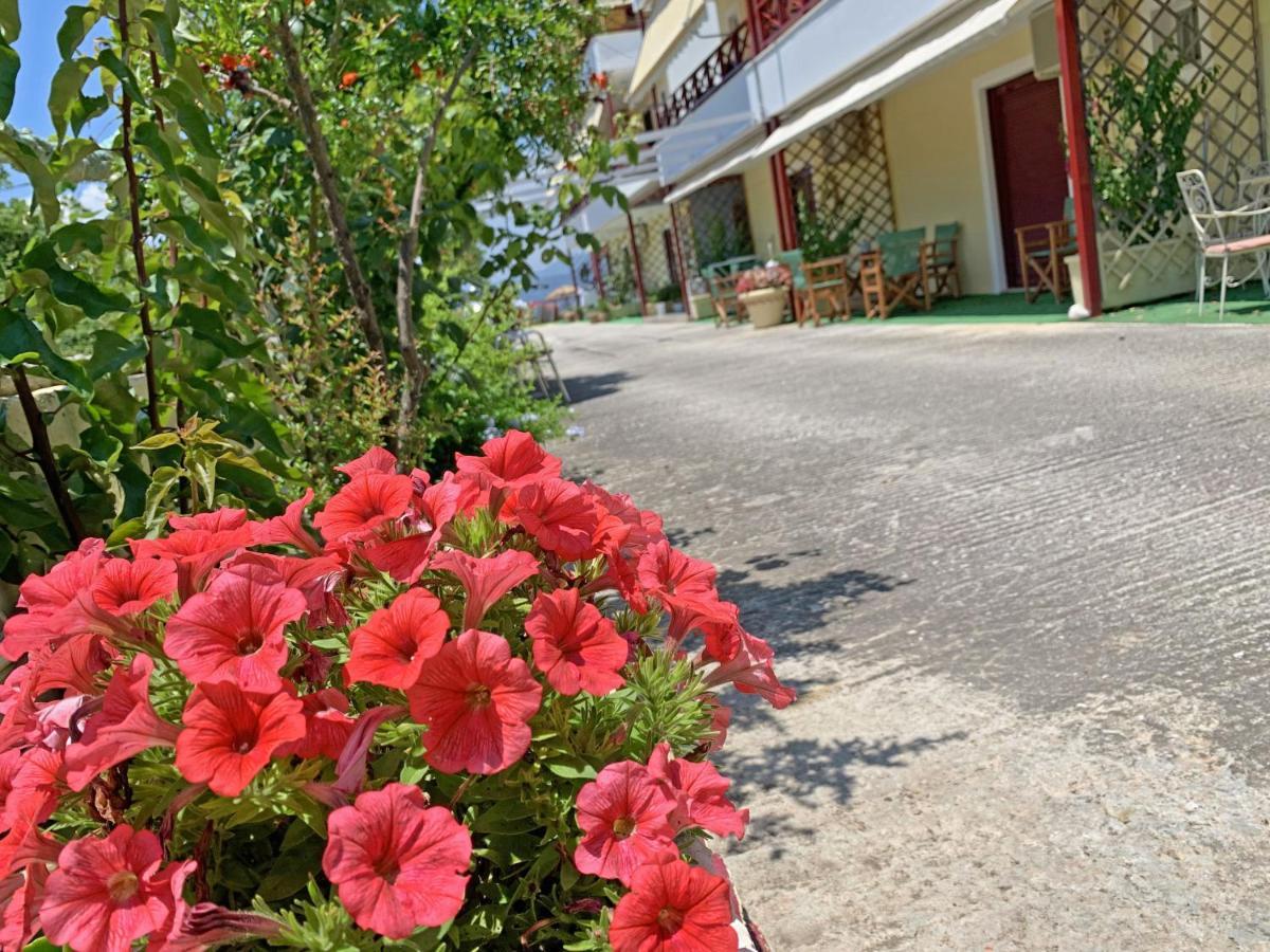 Akrotiri Rooms Агиокампос Екстериор снимка