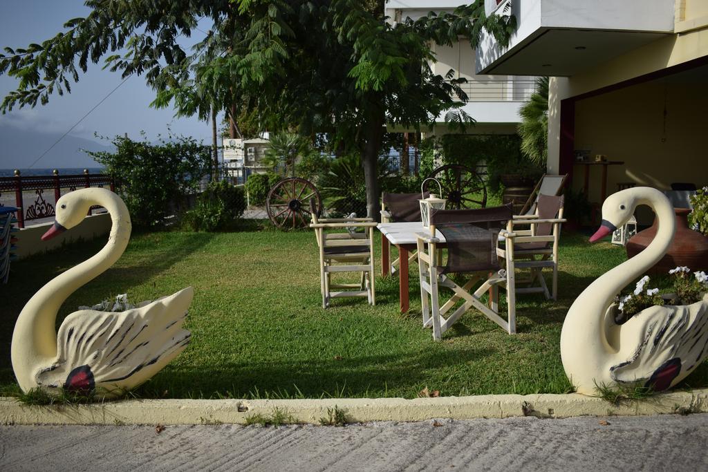 Akrotiri Rooms Агиокампос Екстериор снимка
