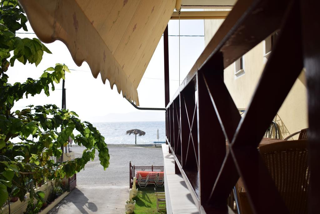 Akrotiri Rooms Агиокампос Екстериор снимка